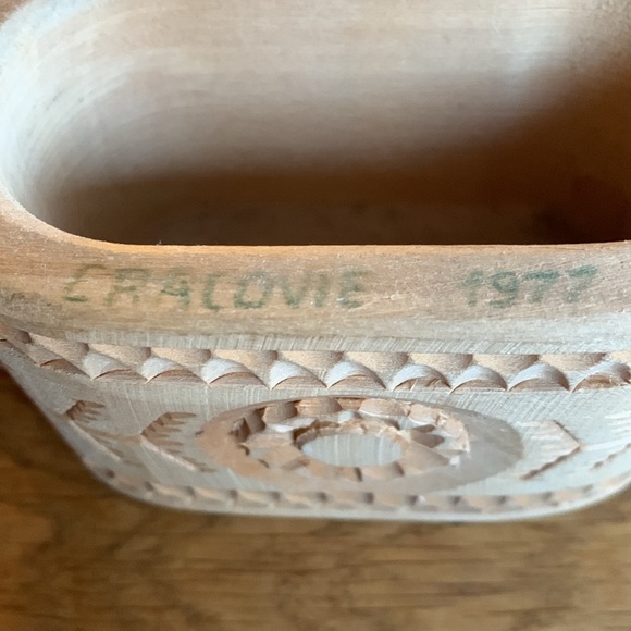 Vintage Hand-carved Wooden Cup , Signed Cracovie 1977 , Poland - Picture 7 of 11
